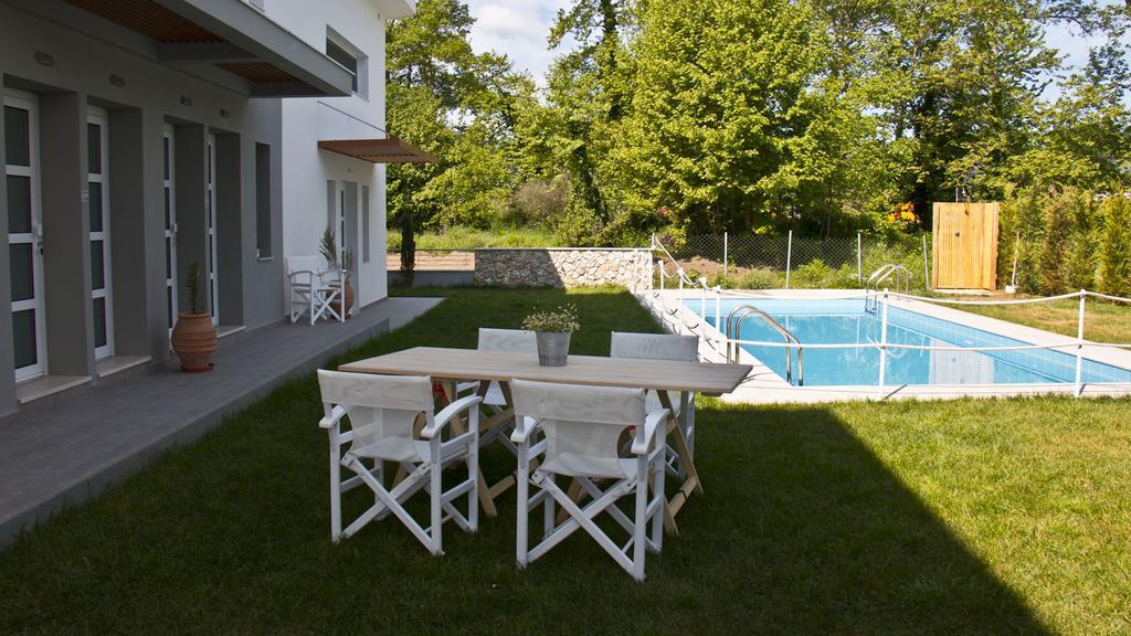 Aristotelia Gi Ikies - Olympiada Poolside Retreats ภายนอก รูปภาพ
