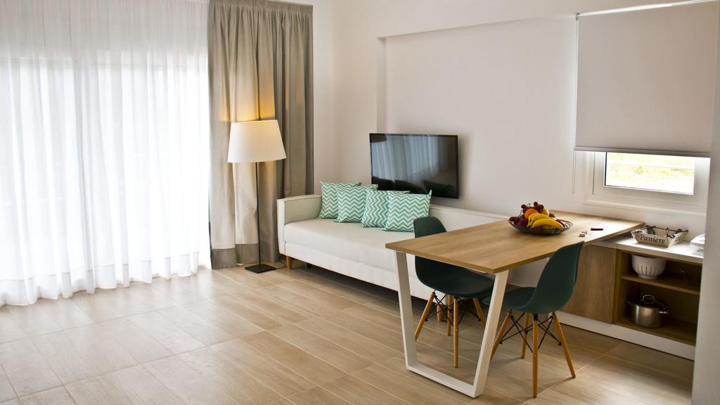 Aristotelia Gi Ikies - Olympiada Poolside Retreats ภายนอก รูปภาพ