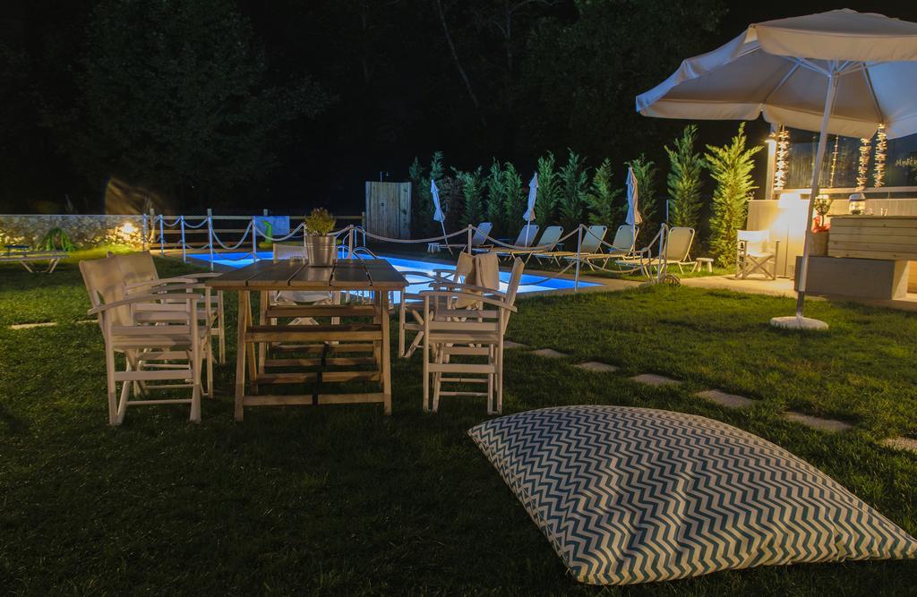 Aristotelia Gi Ikies - Olympiada Poolside Retreats ภายนอก รูปภาพ